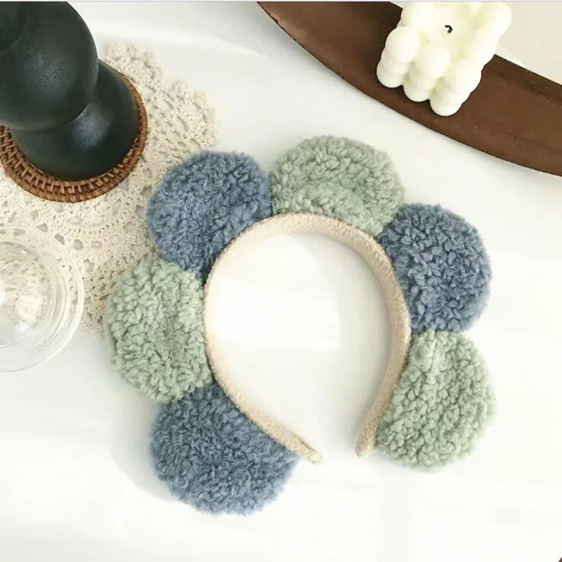 

Korea Fashion Color Hair Ball Washing Hairband Cute Exaggerated Sunflower Makeup Remover Yoga Hair Clip