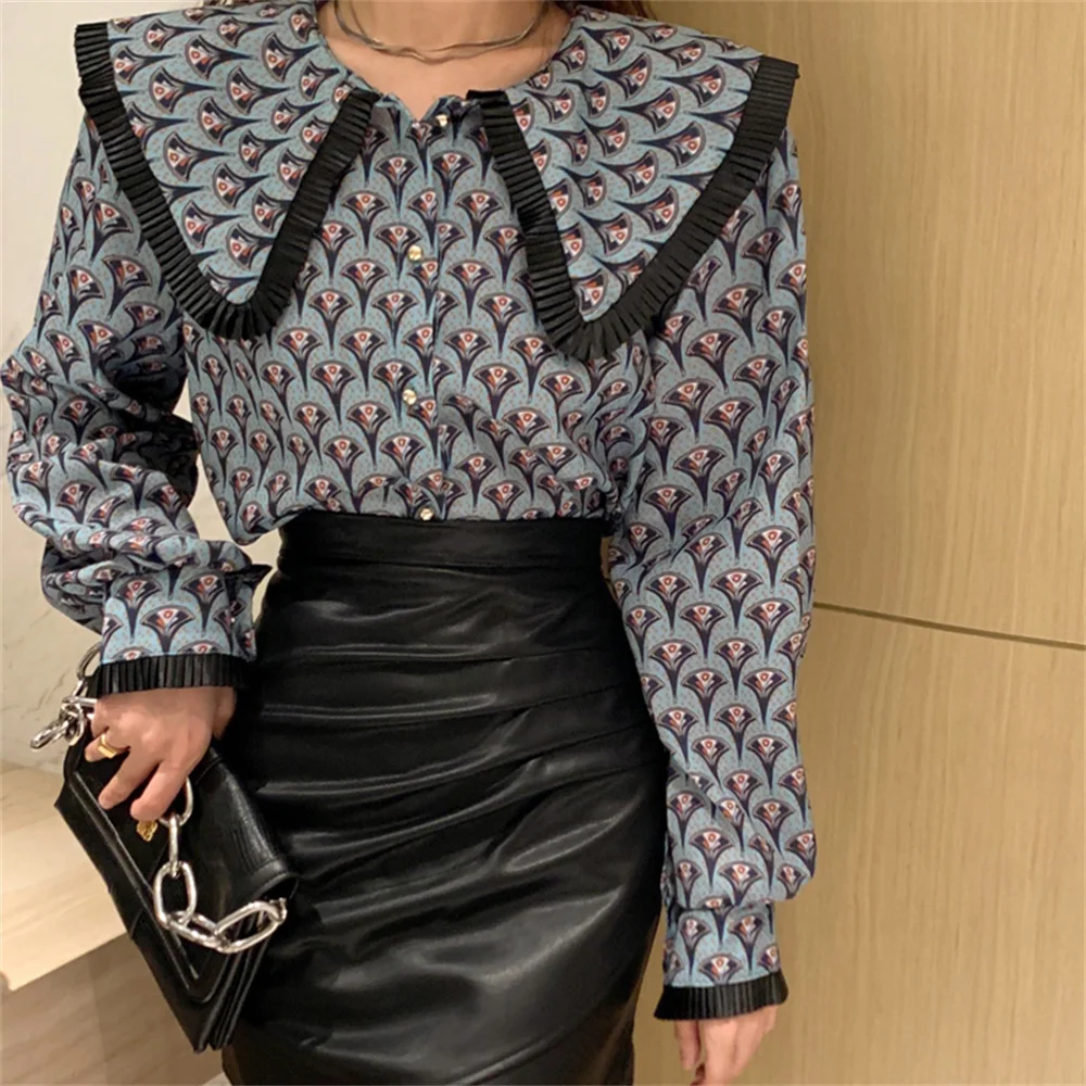 Рубашка женская с воротником Питер Пэн цветочным принтом