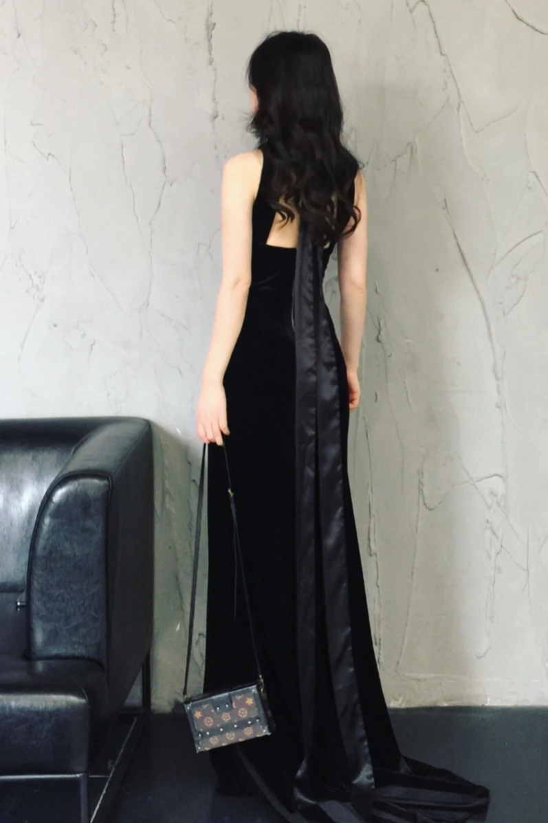 Бархатное сексуальное платье длинное Клубное винтажное черное без рукавов