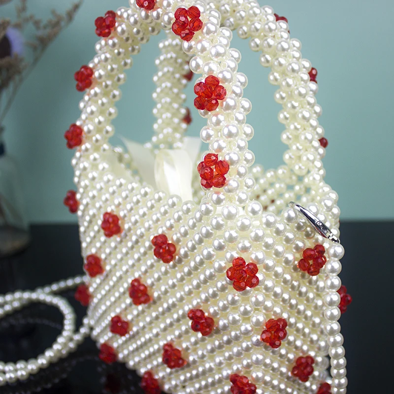 

New Summer Girl Fashion Handbag Hand-woven Beaded Pearl Bag Mini Hand Bag Square Simple Messenger Bag Flower Female Bag