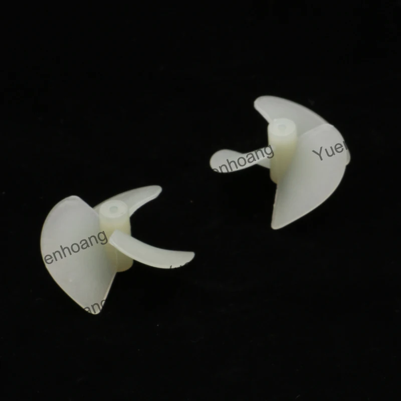 винтовой вал нейлоновый бел