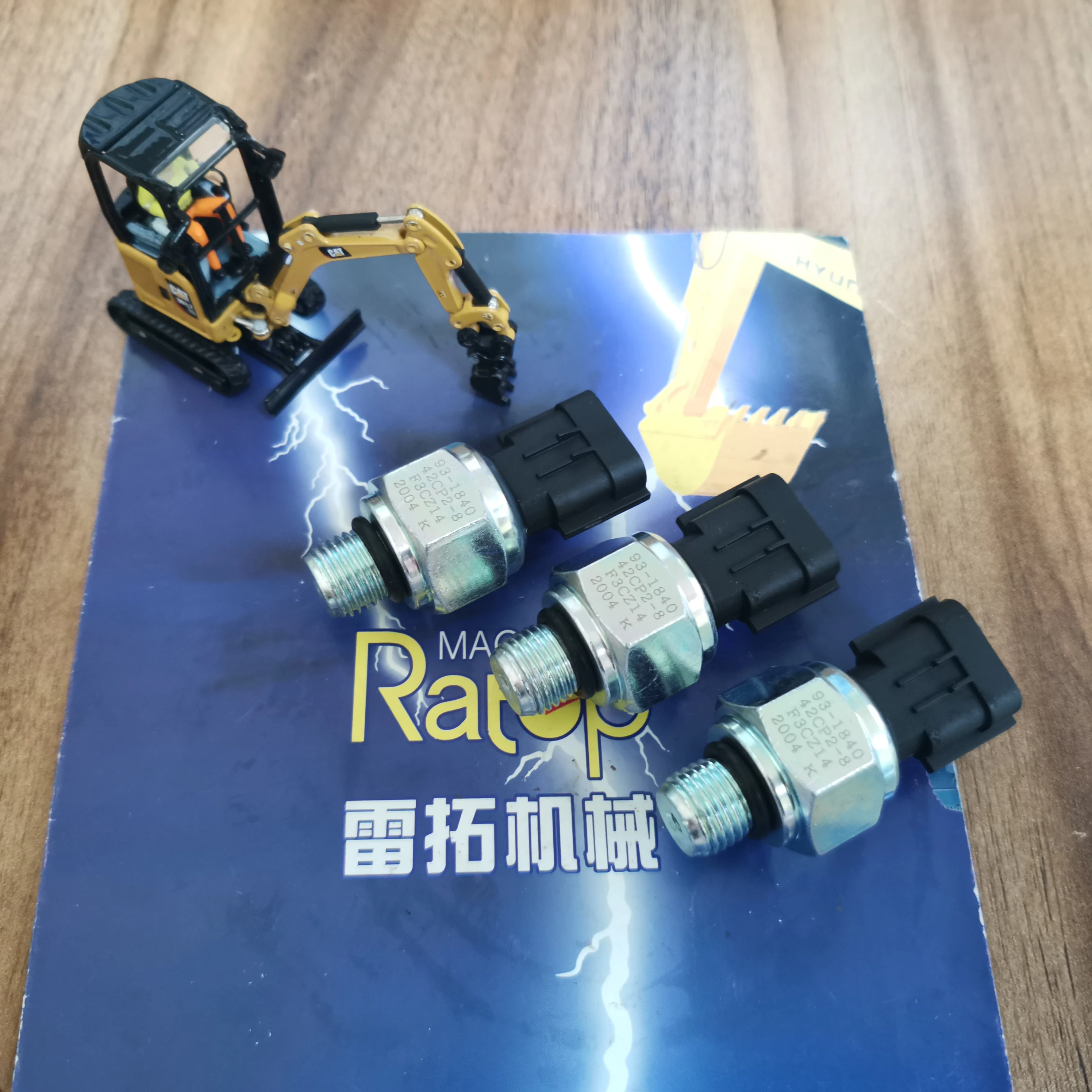 

Excavator PC200-8 Low Pressure Switch Sensor 7861-93-1840