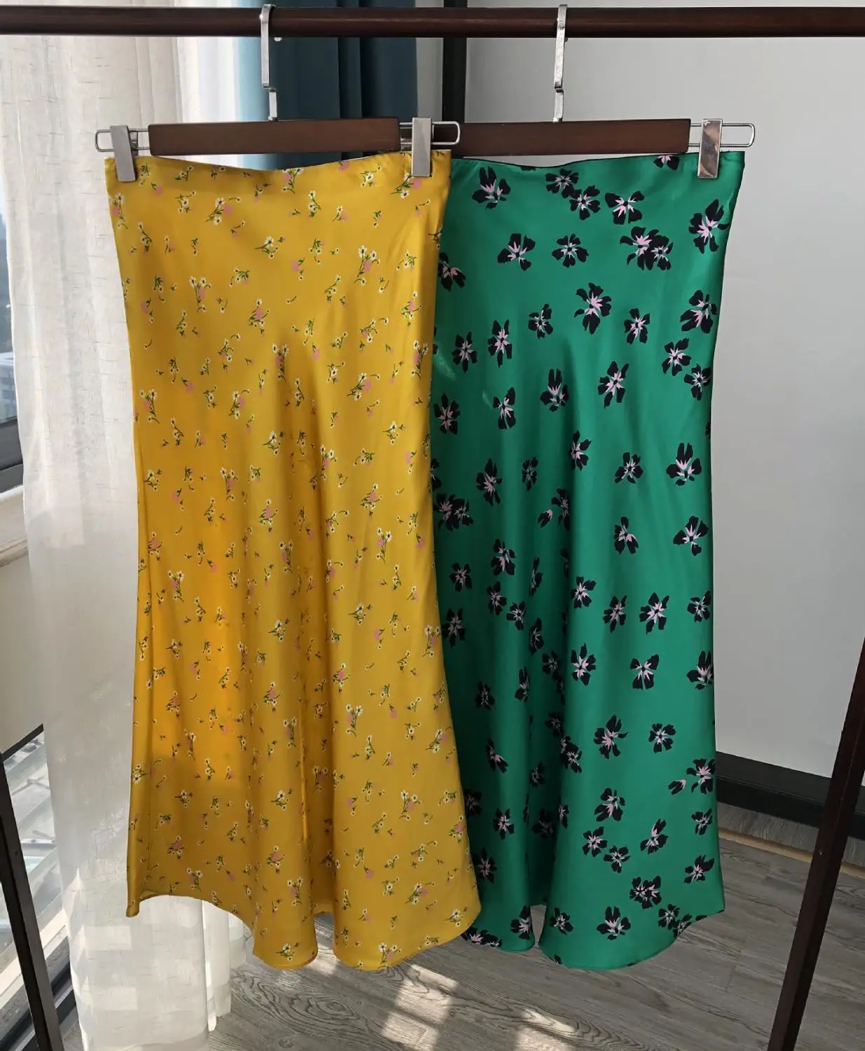 Атласная шелковая юбка миди рыбий хвост высокая талия цветочный принт блеск