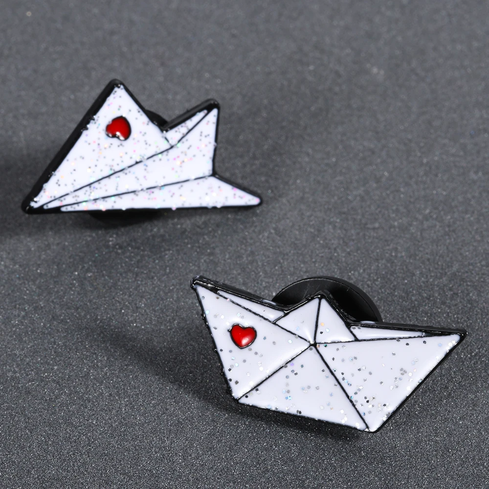 Эмалированные булавки в виде бумажного самолета лодки индивидуальные любимые