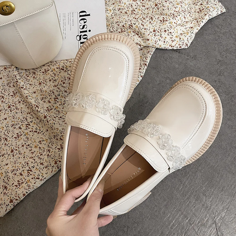 

Shoes Woman 2021 Pearl Decorateion Oxfords Modis British Style Shallow Mouth Casual Female Sneakers Round Toe New Beading Leathe