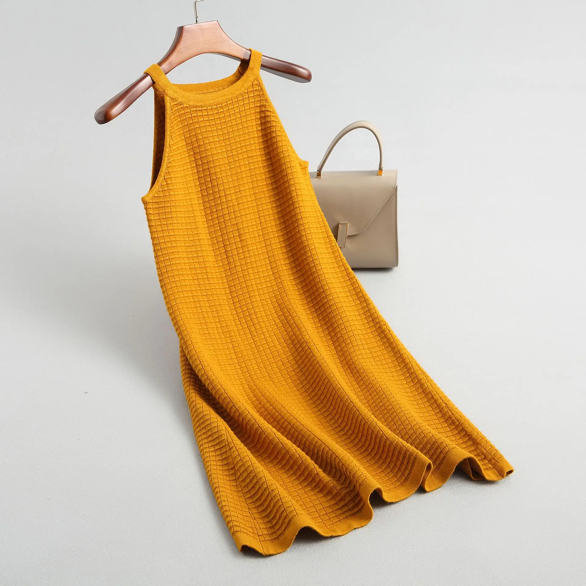 Женский длинный вязаный свитер без рукавов на бретелях зимний женский пуловер