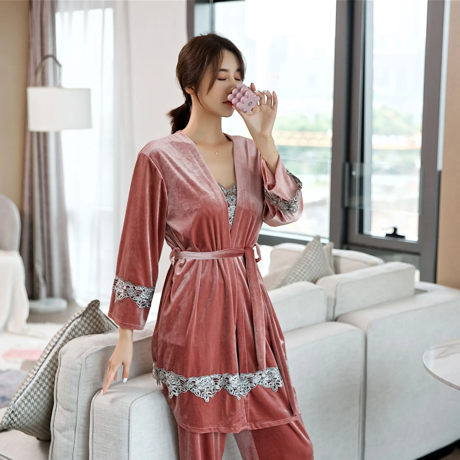 

Golden Velvet Super Soft and Warm Two Piece Set Pajamas for Women's Spring Autumn Winter Long-Sleeved Pyjamas Women Sleepwear