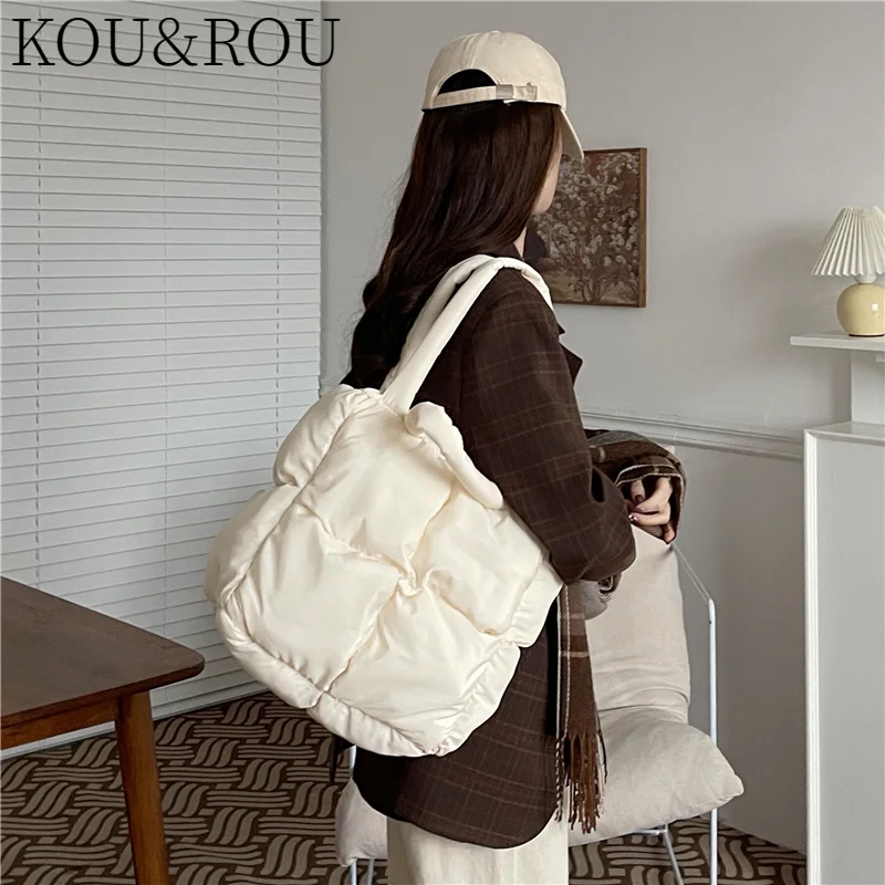 

Женская сумка с хлопковым наполнителем, новинка 2021, нишевая квадратная Сетчатая Сумка-тоут с ромбовидным узором, мягкая сумка-подушка, Напл...