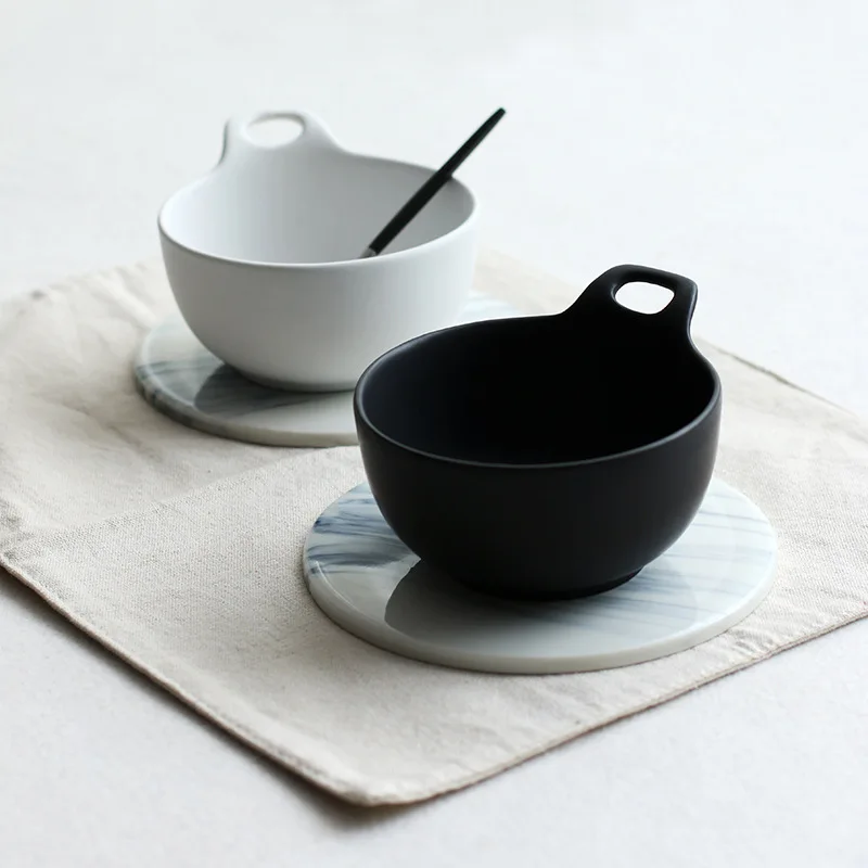 Круглая мраморная керамическая тарелка 15 см коврик изолированная костяная