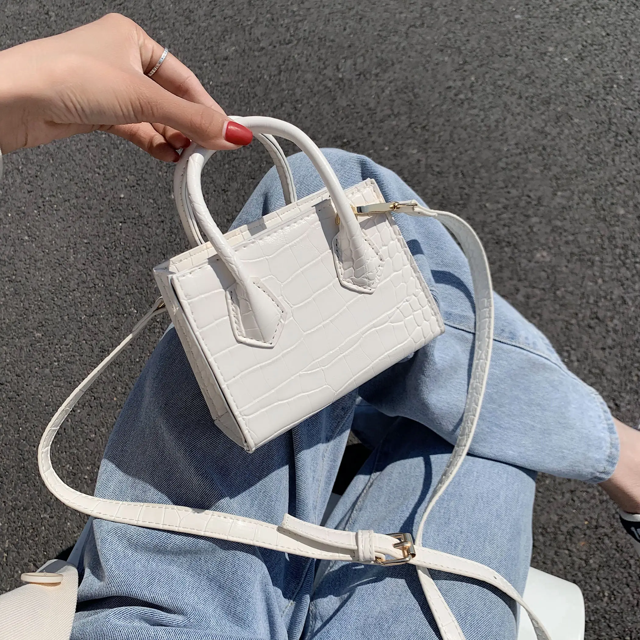 

Супер Мини PU кожаные сумки через плечо для женщин 2021 крокодиловый узор сумки на плечо женские дорожные губные сумки