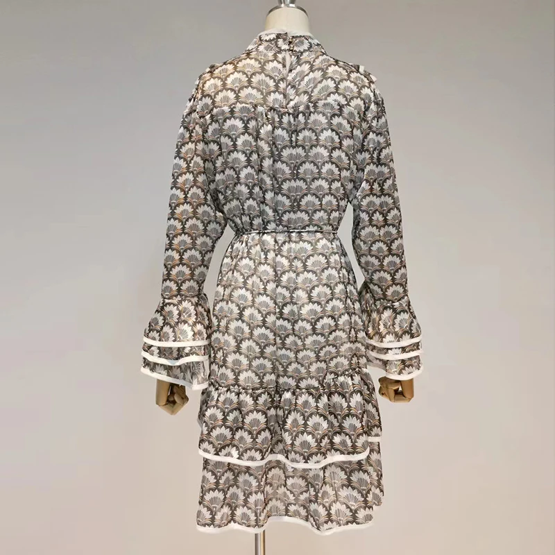 

Женское Повседневное платье-миди составного кроя, с воротником-стойкой, расклешенным длинным рукавом и высокой талией