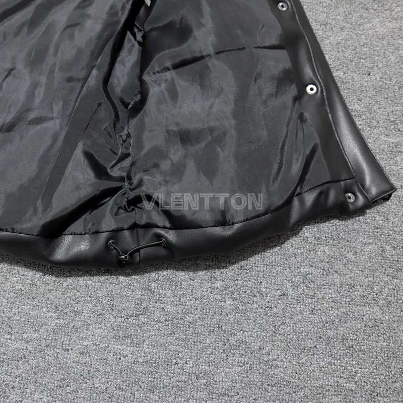 

Coats & Jackets