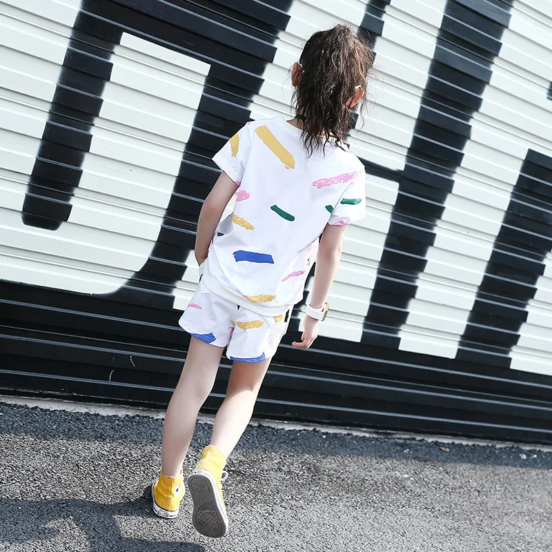 

Girls summer wear short-sleeved dress in the summer of 2021 with cuhk children's fashion graffiti two-piece han edition leisur
