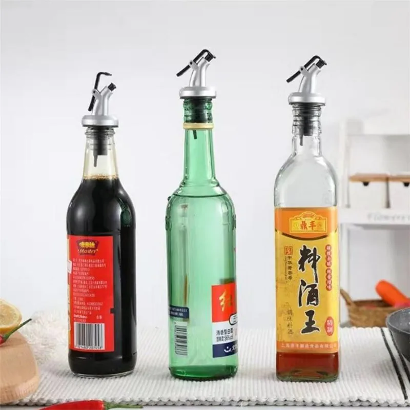 

3PCS Olive Oil Sprayer Liquor Dispenser ABS Lock Wine Pourers Flip Top Drink Wine Stopper Leak-proof Nozzle Kitchen Tools Home