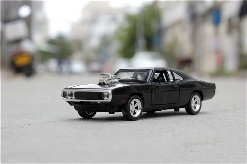 1/32 Форсаж Dodge Зарядное устройство модели автомобилей Литые под давлением сплав лошадей мышечные модели автомобилей со звуковым освещением игрушка подарок для коллекции