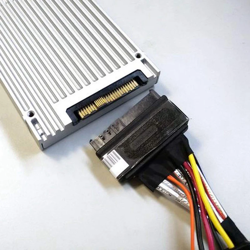 Встроенный кабель 12G Mini SAS HD в U.2 / SFF-8643 для SFF-8639 кабеля 0 5 м с 15-контактным блоком