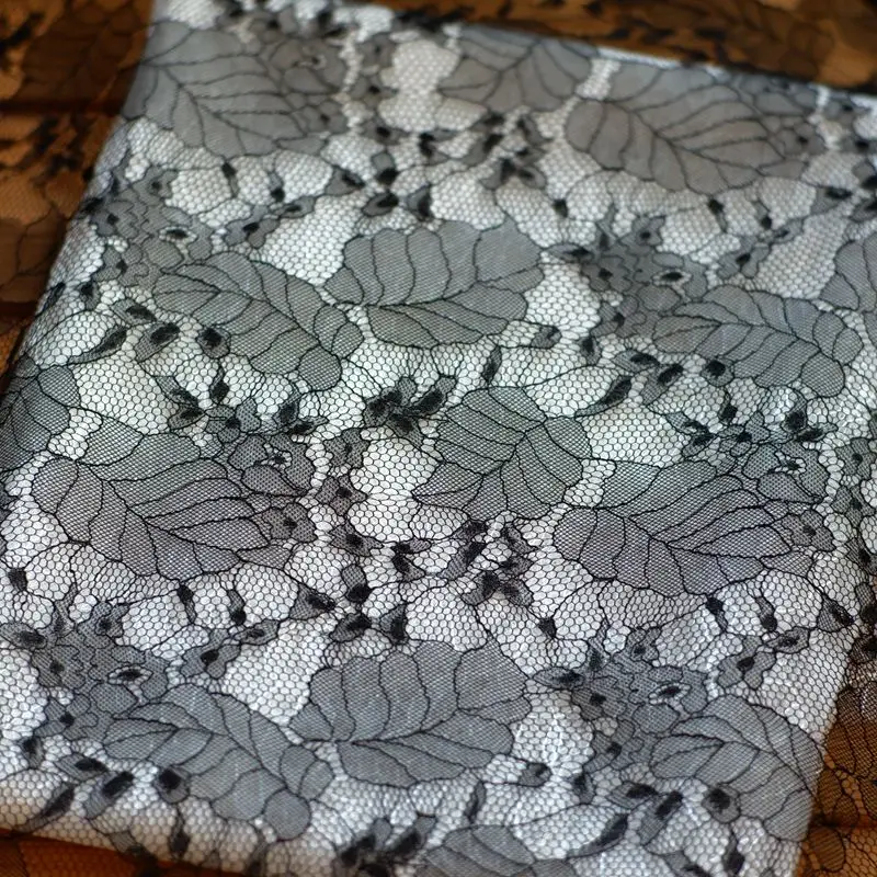 Кружевная ткань для свадебного платья с аппликацией в виде листьев 1 метр - купить