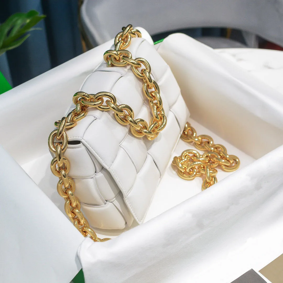 

2021 New Yellow Top Lady's Messenger Bag High Quality Leather Metal Shoulder Strap Unique Square Pattern Design Hot Sale