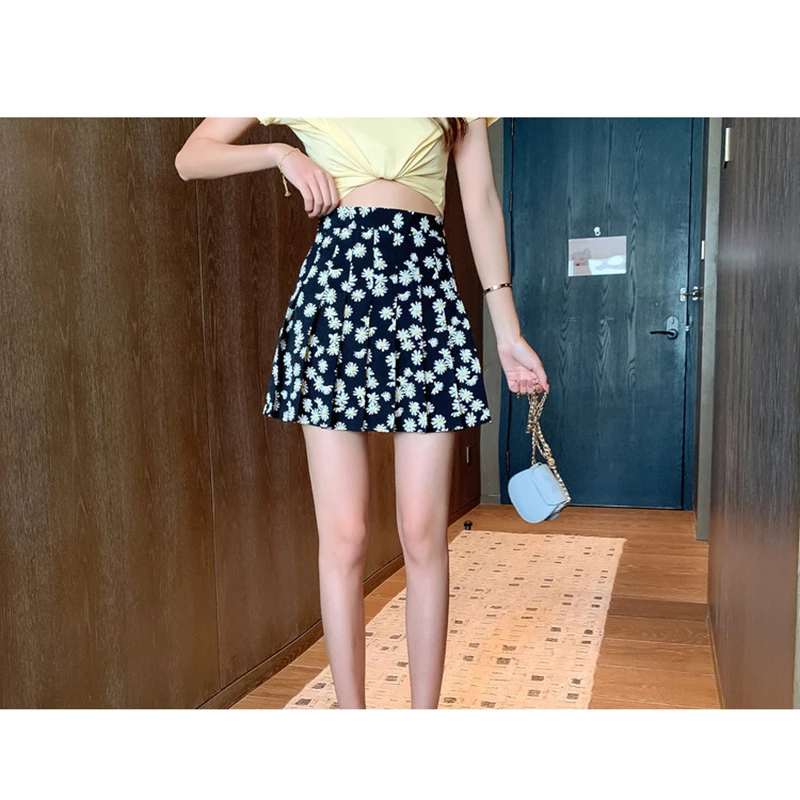 

Small daisy high waist pleated skirt female summer college wind Korean version of Joker skirt female