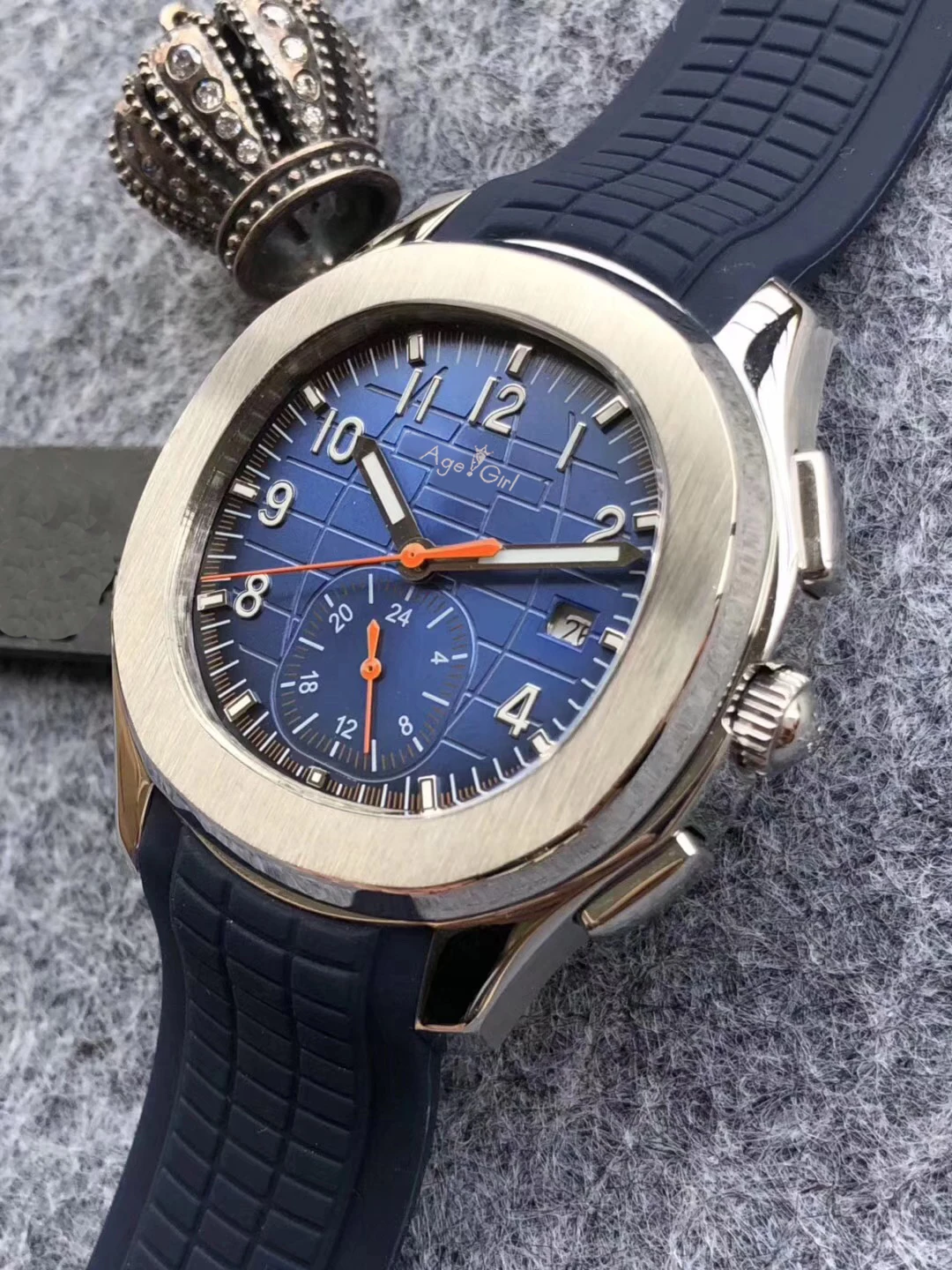 

Classic New Automatic Mechanical Men Watch Siler White Sapphire Stainless Steel Transparent Glass Grey Black Sport Watches