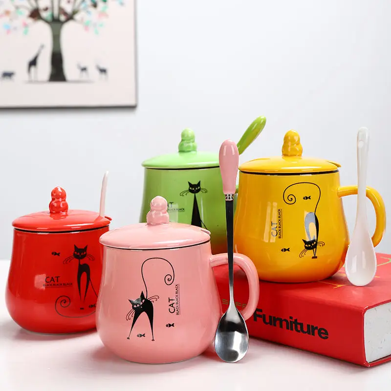 Кружка кофейная керамическая с крышкой и изображением милого мультяшного