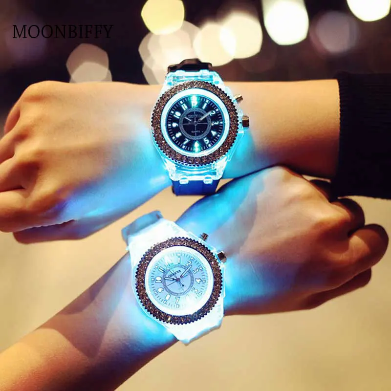 

Fashion Ladies Dresses Watch Silicone LED Luminous Women Men Sports Wristwatches 7 Colors Flash Quartz Clocks Relogios Masculino