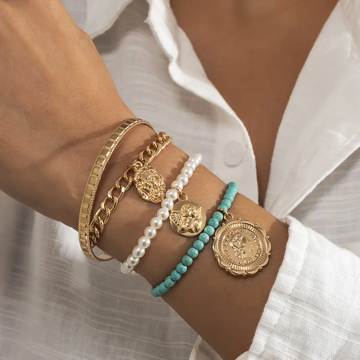 

Gold Charm Chain Bracelets For Women Pearl Green Beaded Metal Portrait Coin Alloy Bracelets Fashion Jewelry Hot Sale Pulseira