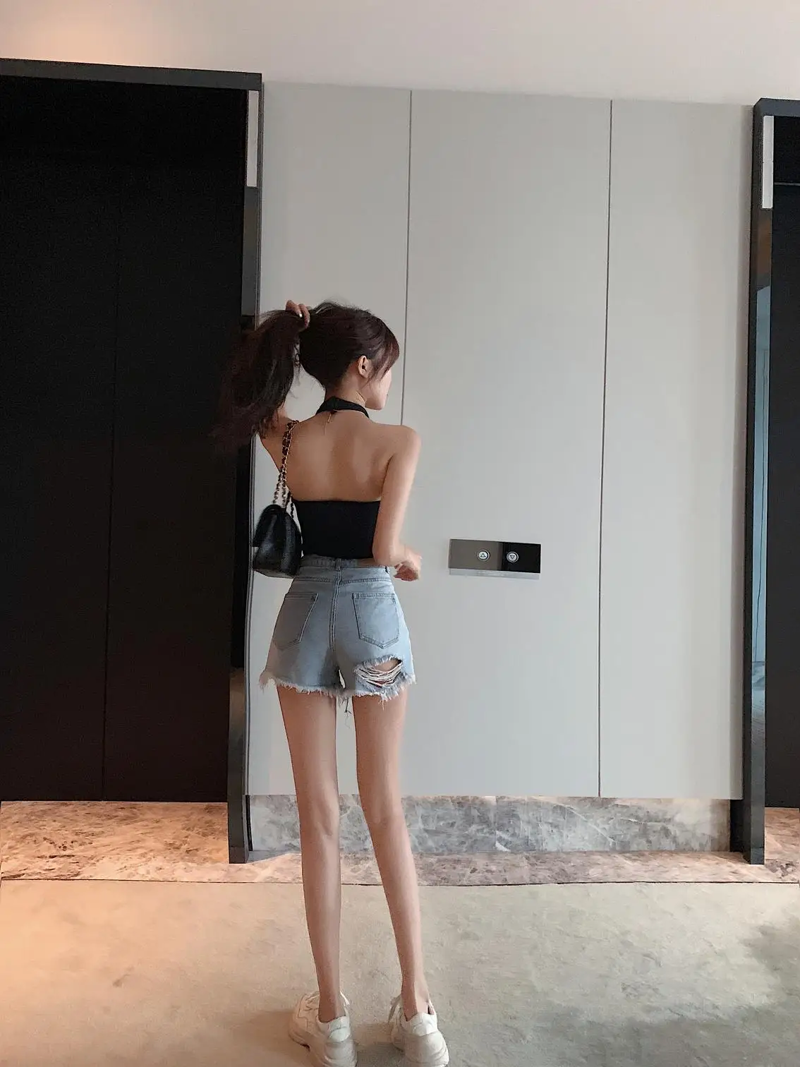 

High waist slimming Korean style ripped short jeans women sexy buttocks hot pants 2021 summer fashion women's clothing
