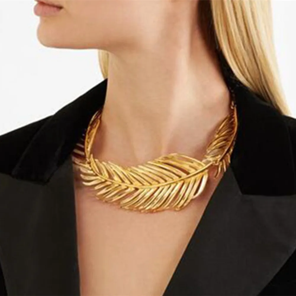 

Exaggerated Metal Golden Leaf Geometric Big Choker Necklace for Women Exotic Metal Charm Statement Collier Collar Clavicle Chain