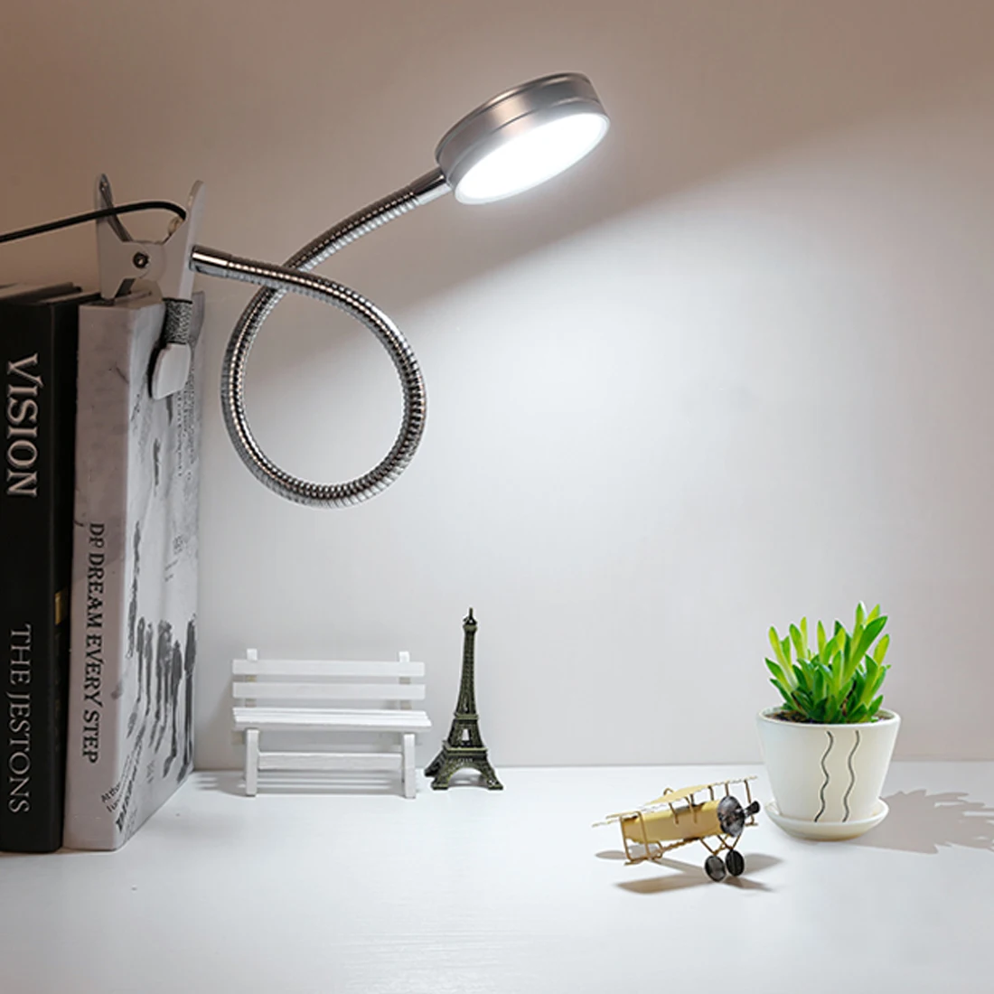 

hot sale Makeup Equipment Tattoo Lamp With Clamp USB Cold Light LED Lamp Eyebrow Tattoo Nail Art Frosted Brightness Beauty Salon