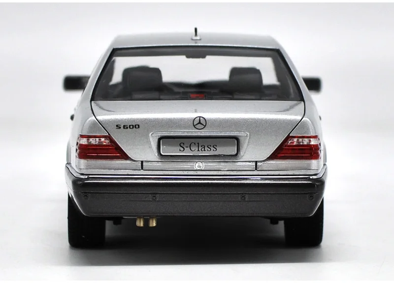 Оригинальная Авторизованная аутентичная 1:18 литая под давлением S600 S