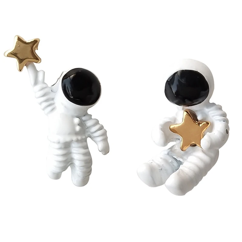 1 пара забавные Асимметричные астронавт маленькие серьги-гвоздики для женщин Девушка креативные серьги Рождественский подарок ювелирные изделия Аксессуары падение