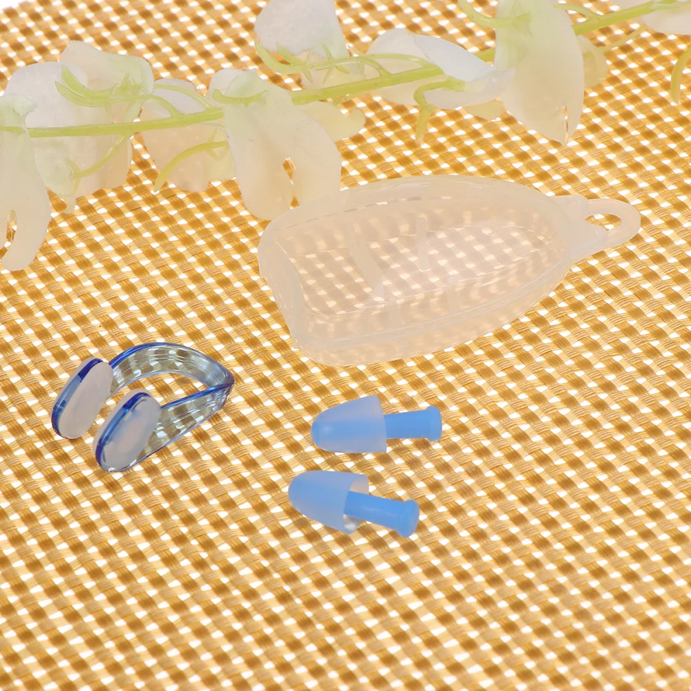 

Practical Waterproof Silica Swimming Earplugs Nose Clip Ear Nose Protector Swimming Suit (Light Blue)
