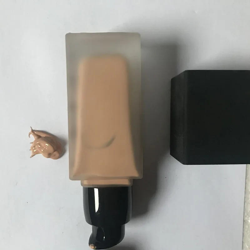 Лидер продаж 2020 хорошая основа для макияжа светящаяся невесомая на весь день #1 #4