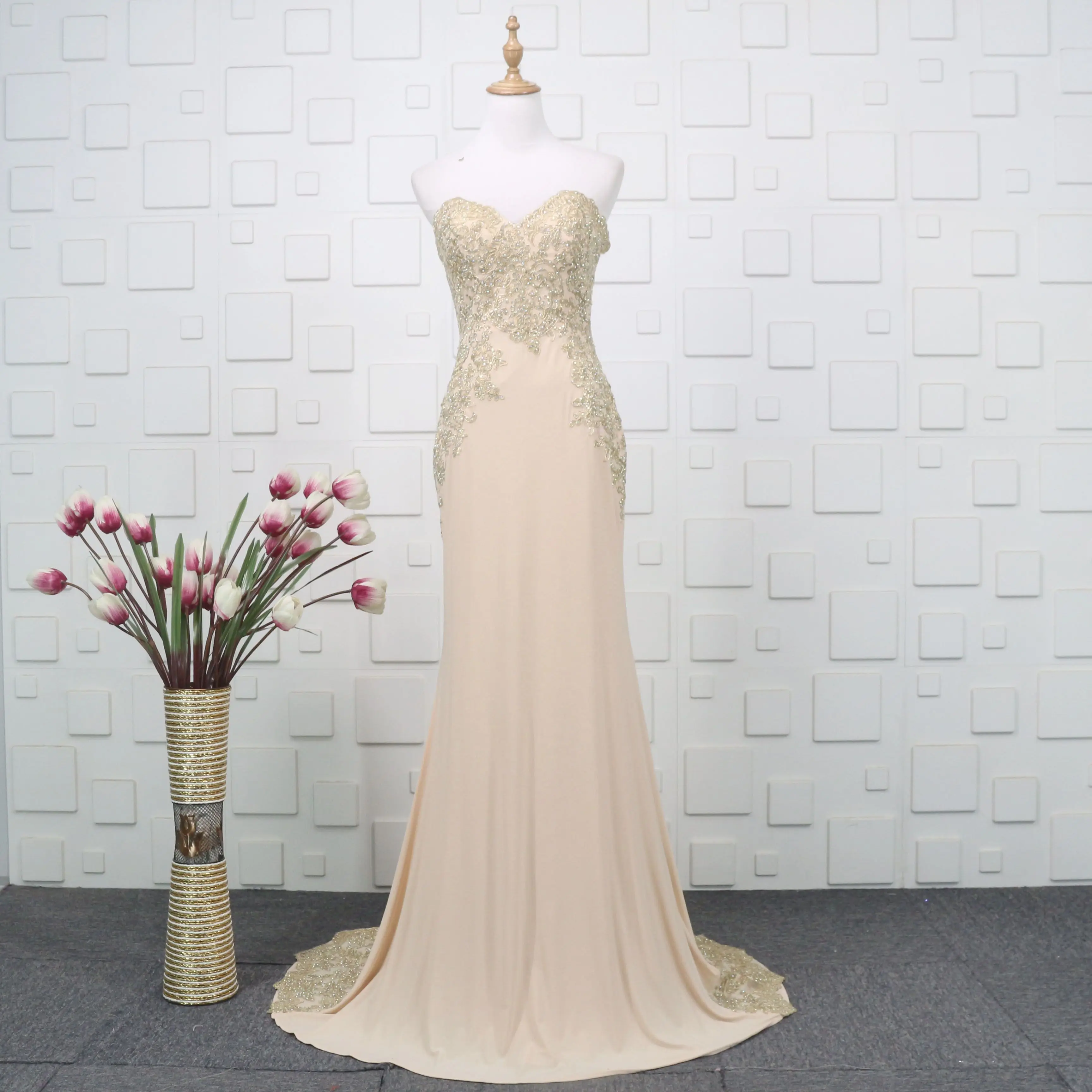 

Champagne Mermaid Prom Dresses 2021 Crystals Beaded Appliques Floor Length Elastic Satin Party Evening Prom Gowns