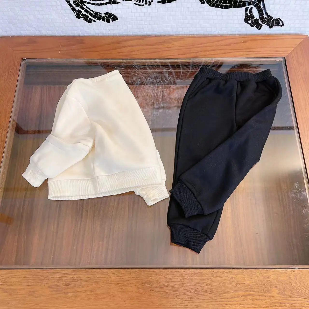 

Высококачественная детская одежда на раннюю осень 2021 года, для мальчиков и девочек, с капюшоном из хлопка, с мультяшным медведем