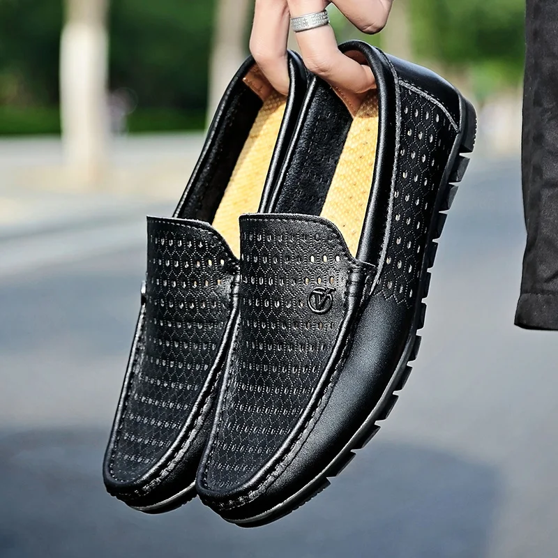 

Summer Hollow Out Leather Shoes Men Casual Flats 2020 Penny Loafers Mens Moccasins Breathable Slip on Black White Driving Shoes
