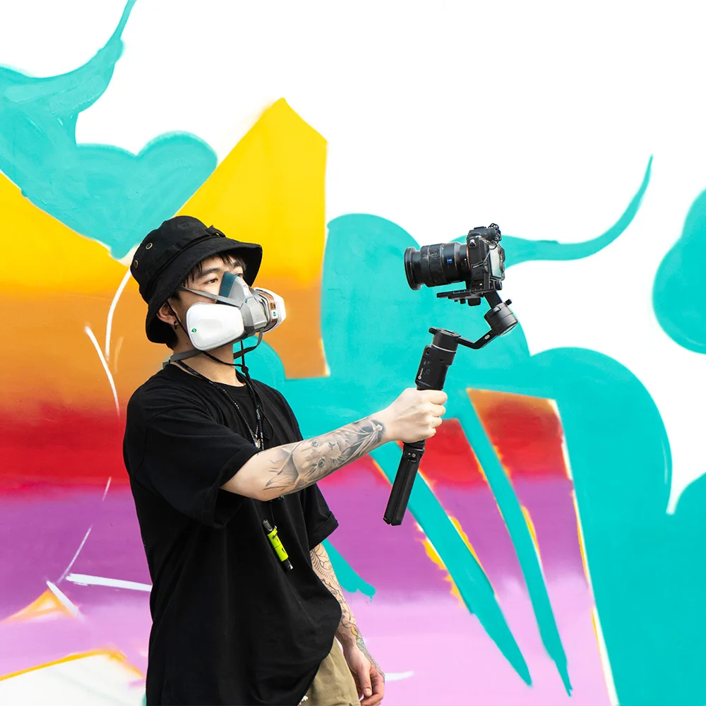 Подержанный ручной карданный стабилизатор Feiyutech AK2000C для беззеркальной камеры SONY