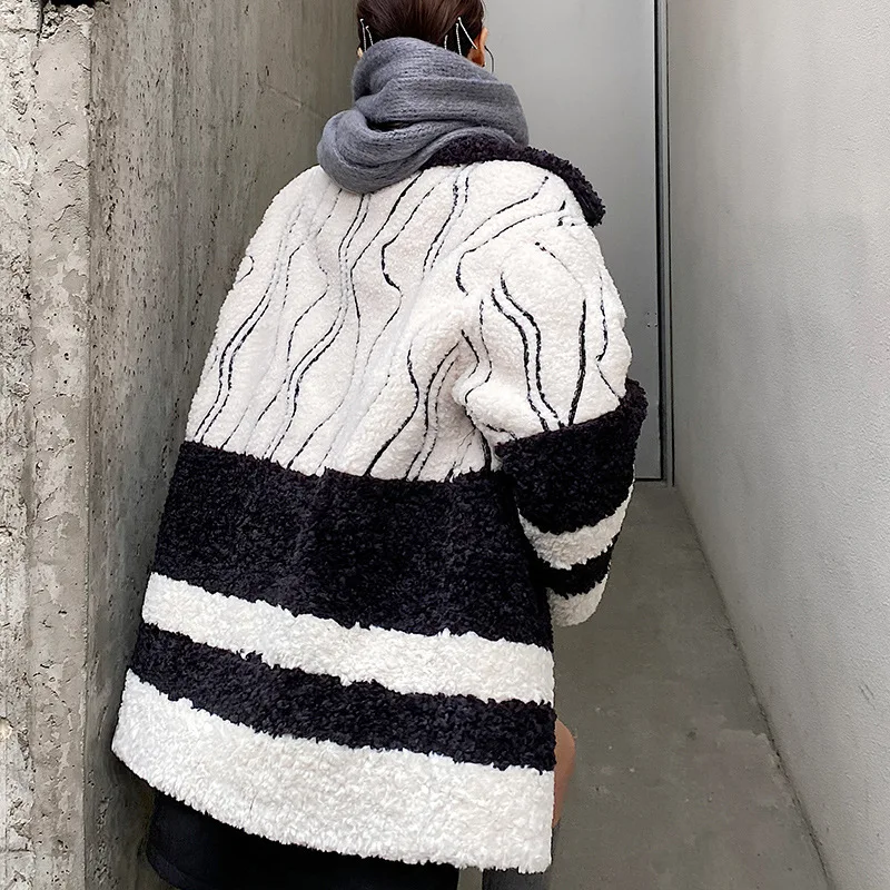 

ZURICHOUSE Brand Lambswool Jacket Women Warm Fashion Black White Hit Color Spliced Design Faux Fur Winter Plush Coat Female