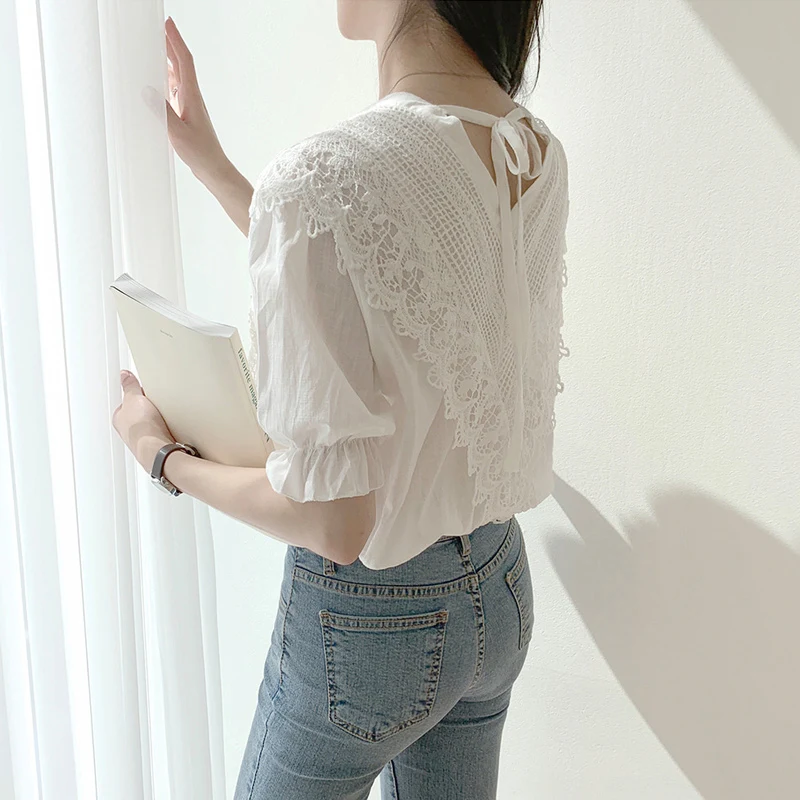 

Summer wear the new French lace stitching v-neck shirt design feeling small thin short sleeve shirt female relaxed joker
