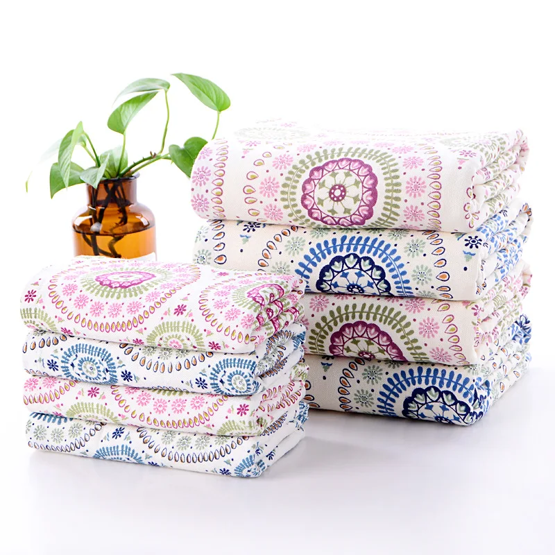 Банное полотенце с вышивкой и круглым рисунком 70*140 см|Банные полотенца| |