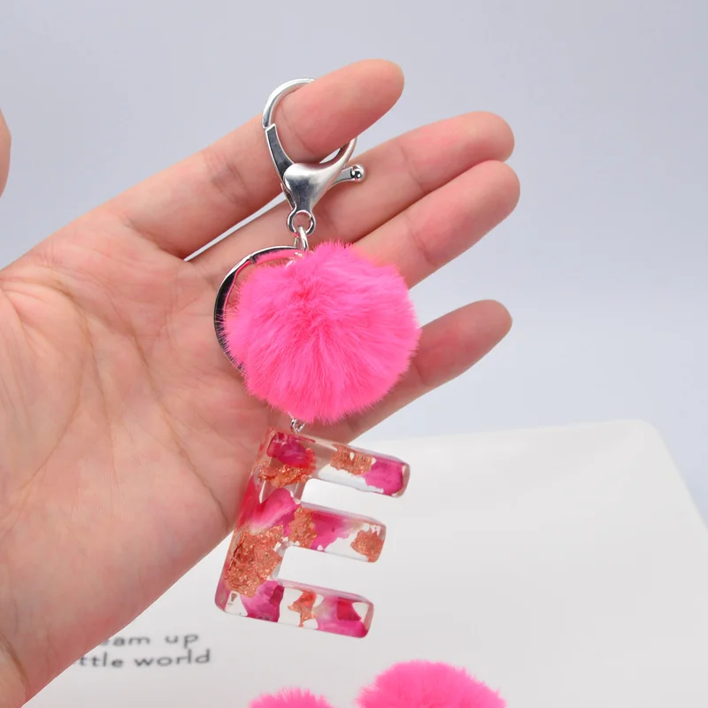 

1 pc Red Pompom Letter Keychain English Word Key Ring with Dried Flower Flashing Gradient Color Resin Crafts Handbag Charm