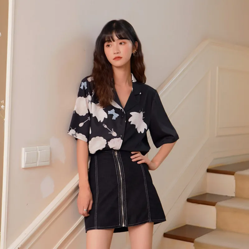 

LANMREM 2021 Summer Women Loose Casual Shirts Lapel Short Sleeve Printing Female Tops Korean Style Fashion New Tide 2P350