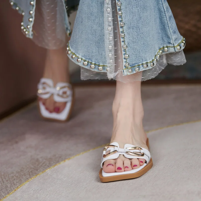 Босоножки женские из натуральной кожи на плоской подошве с открытым носком цвет