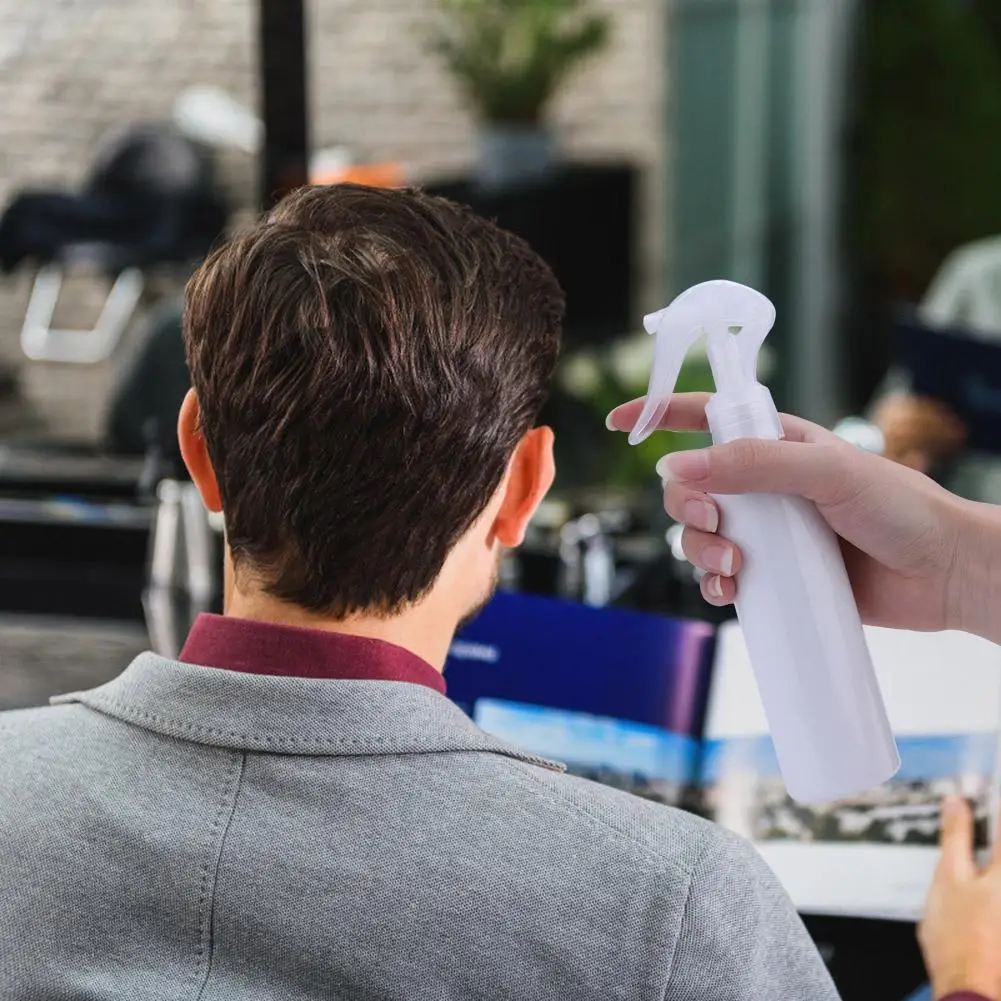 

500ml Multifunctional Plastic Spray Bottle Round Shoulder Garden Bottle Spray Mosquito Liquid Water Cleaning Bottles Spray L3U6