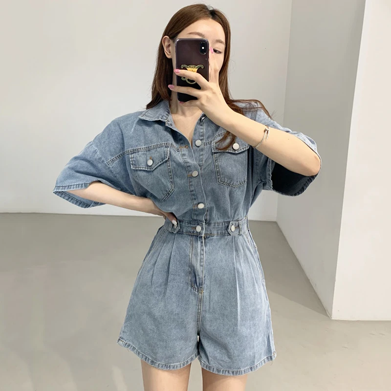 

Женский джинсовый комбинезон в стиле ретро, однобортный комбинезон с лацканами и двумя карманами в Корейском стиле, голубой джинсовый комб...