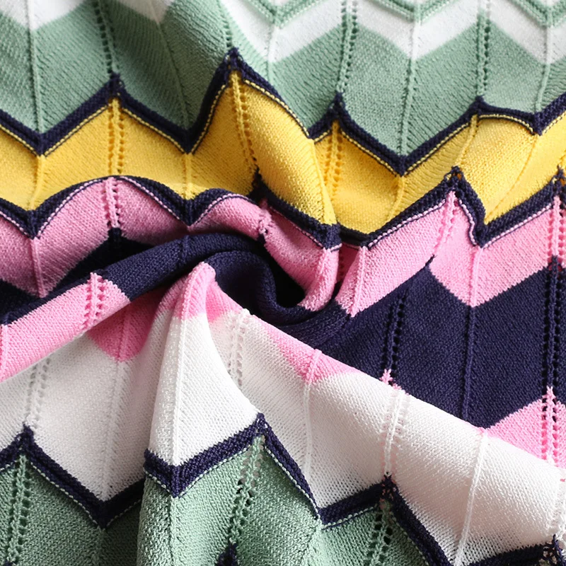 Трикотажный комплект из двух предметов топ с волнистыми полосками на тонких