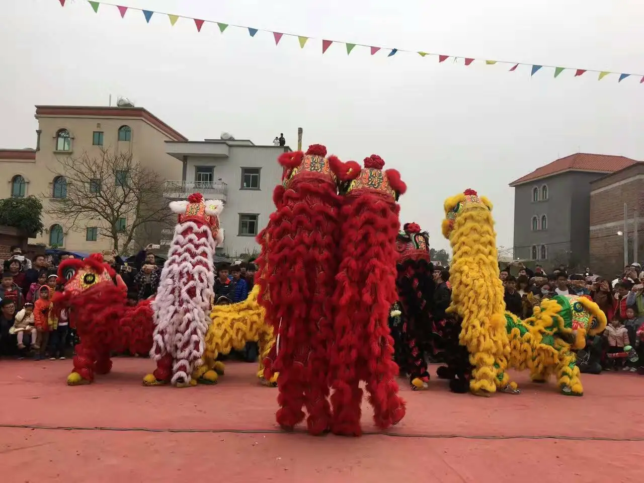 

Red Wool Lion Dance MASCOT Costume Chinese Folk Art Southern Lion for Two Adults Cosplay Party Dress Outfits Clothing Halloween