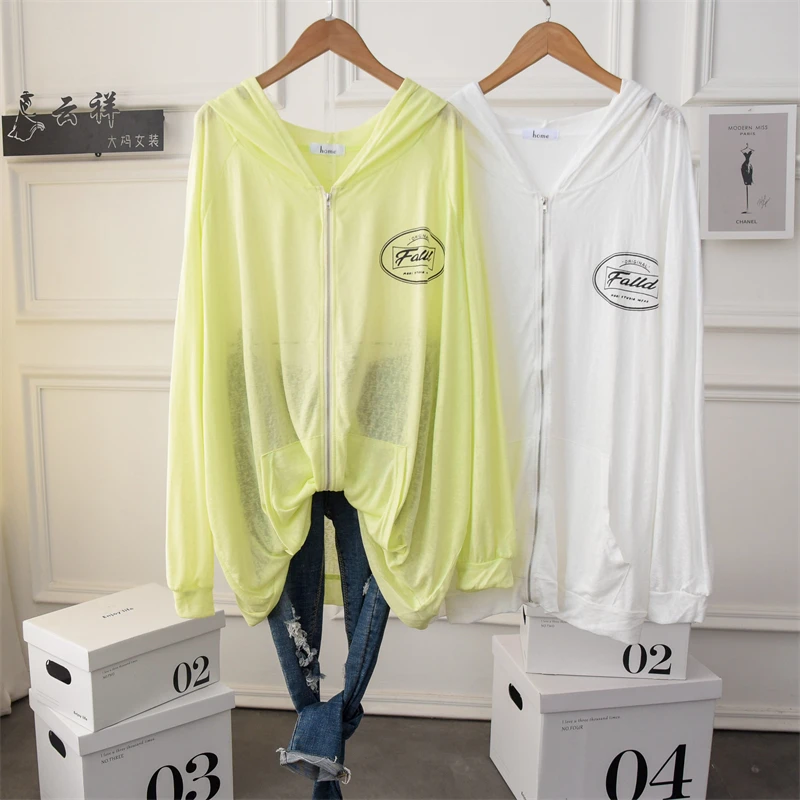 

Hoodies & Sweatshirts