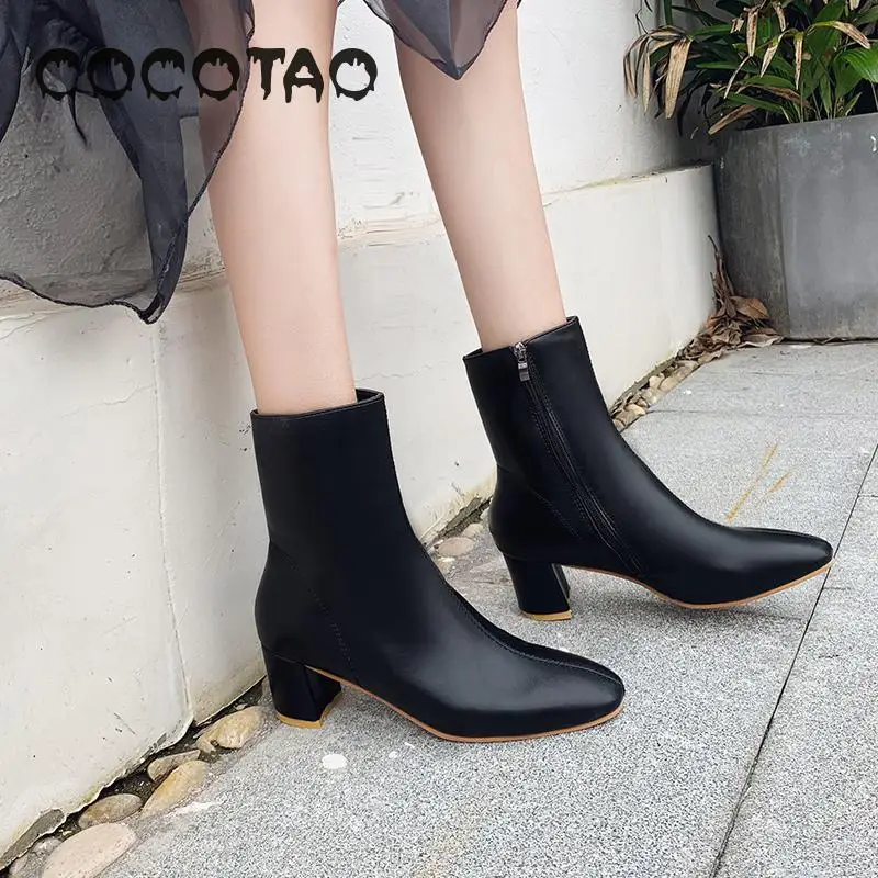 Женские ботинки на толстой подошве с боковой молнией в британском стиле каблуке